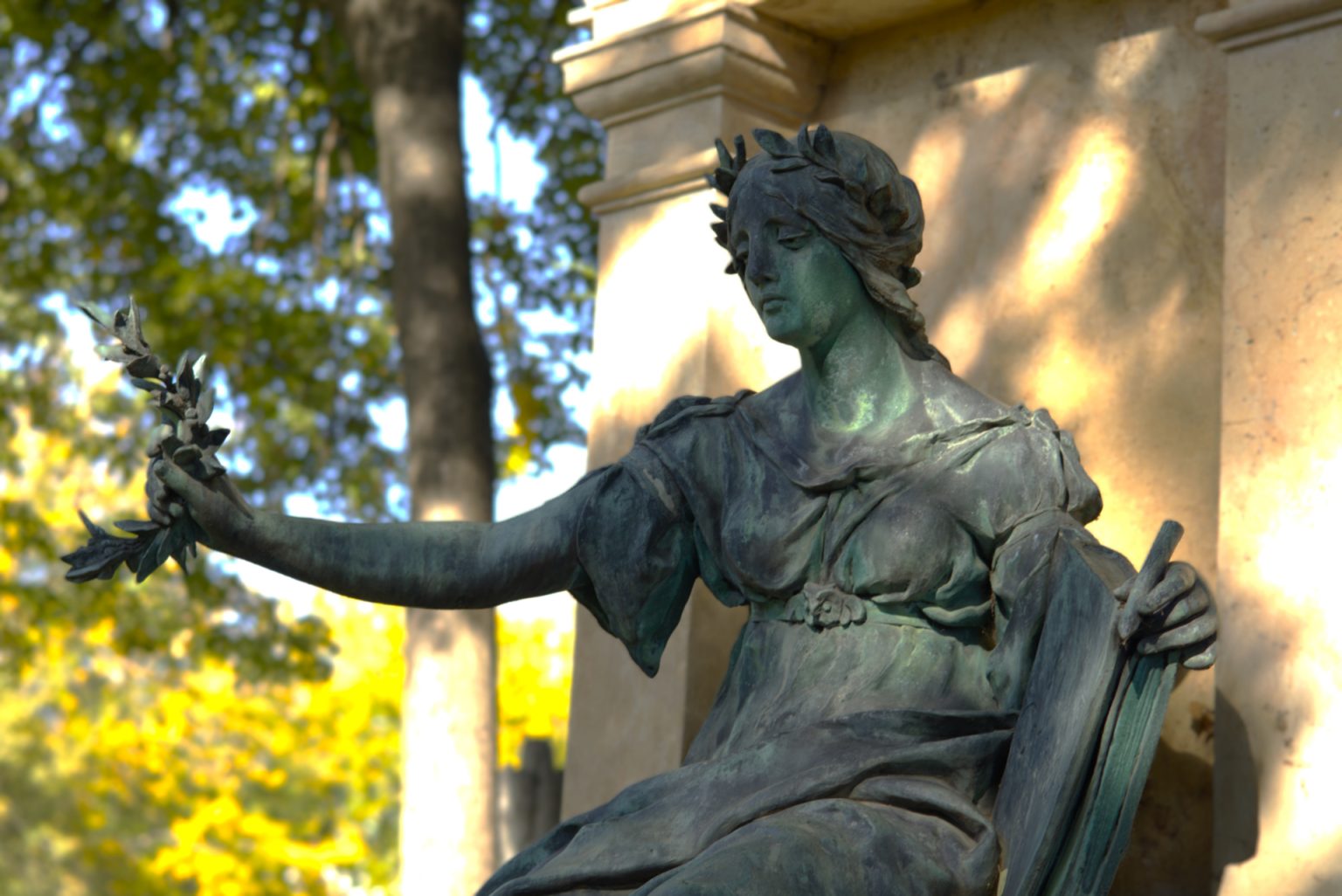 Statue 13