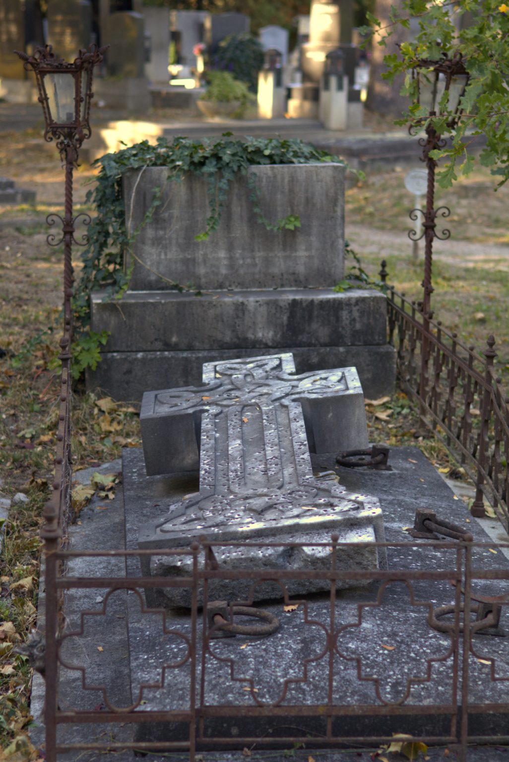 Tombe 28