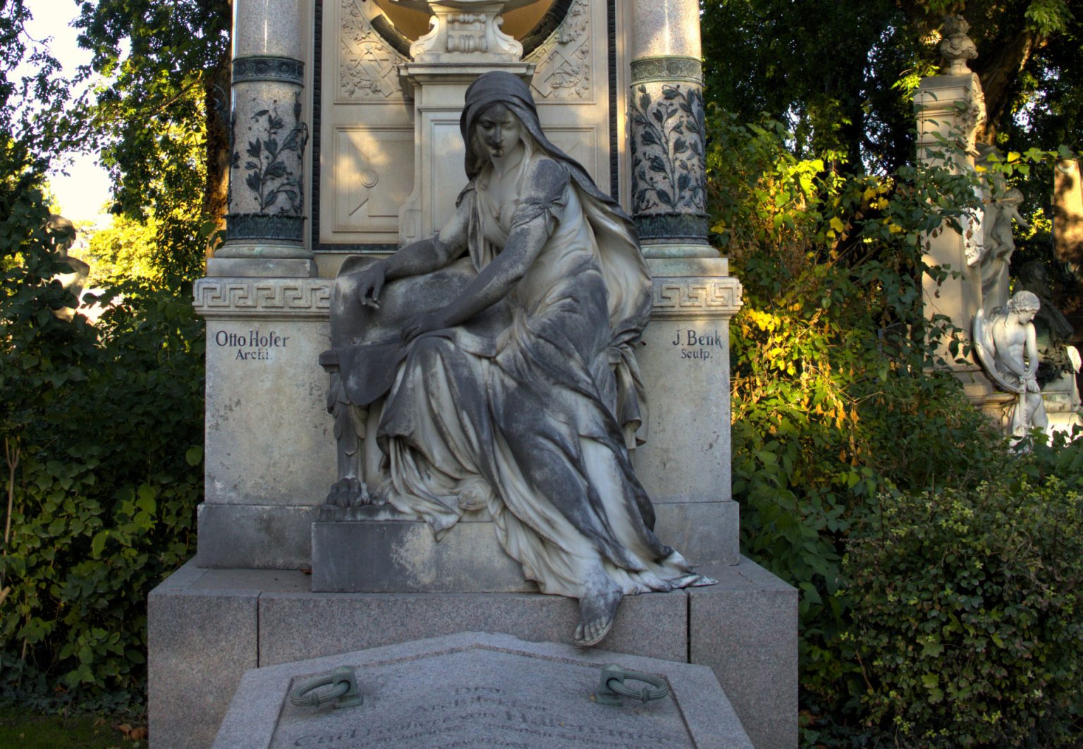 Statue 47