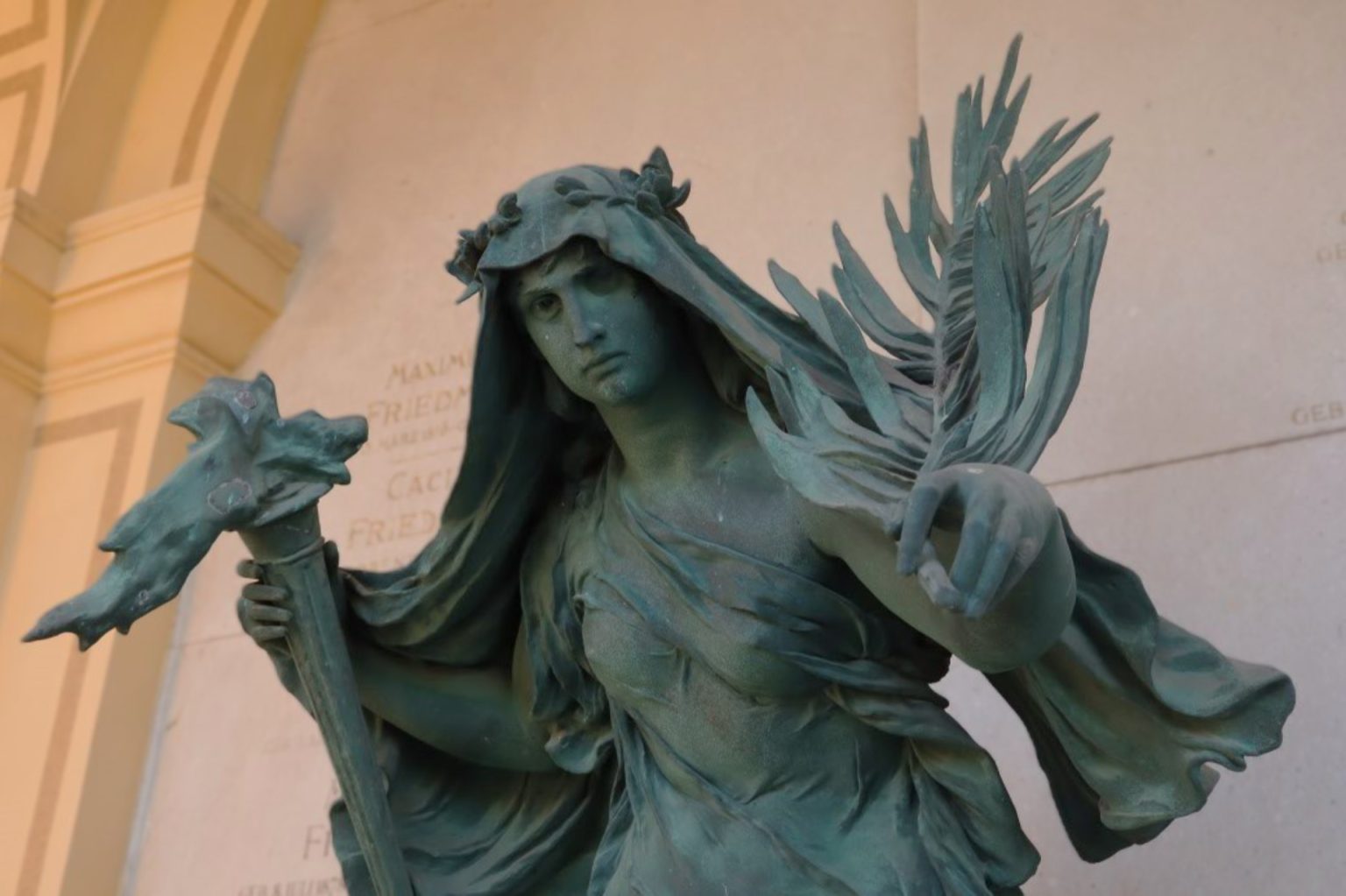 Statue 51
